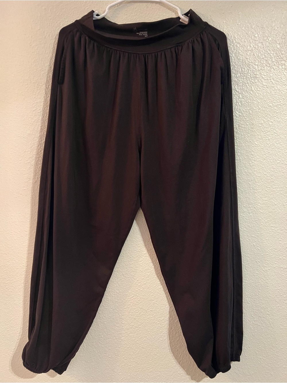 Relaxed Black Jogger Pants with Elastic Cuffs